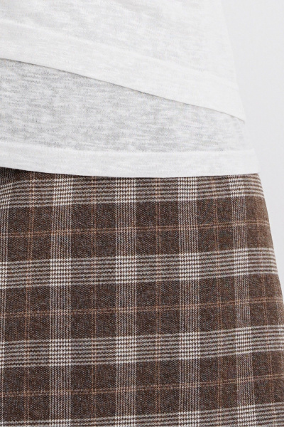 Комплект из трикотажного лонгслива и трапециевидной юбки PiRS 5757 коричневый - фото 4