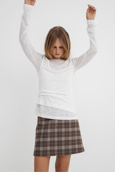 Комплект из трикотажного лонгслива и трапециевидной юбки PiRS 5757 коричневый - фото 3