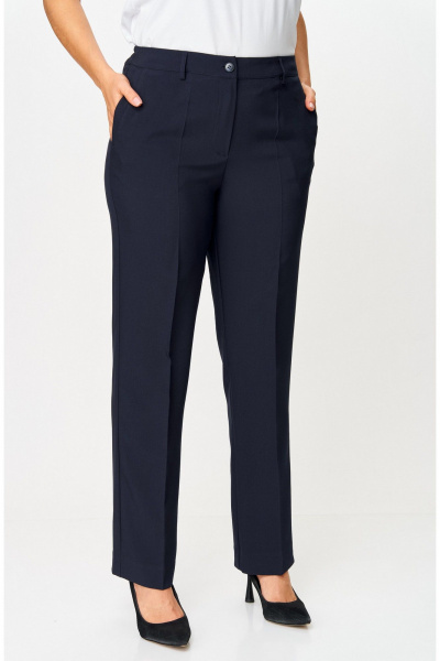 Синие классические брюки с стрелками и карманами БелЭльСтиль 596-2_79_22 темно-синий однотон - фото 1