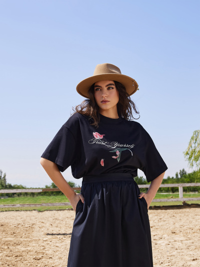 Футболка Mark Formelle 112953/24-26463П-0 черный_печать9_3_сл_на_пол - фото 1