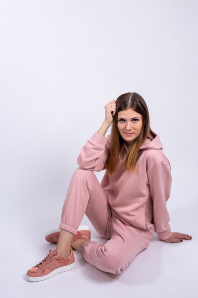 Повседневный костюм из трикотажа с капюшоном Пинск-Стиль 3961 розовый - фото 8