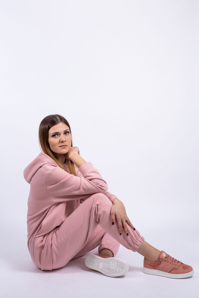 Повседневный костюм из трикотажа с капюшоном Пинск-Стиль 3961 розовый - фото 7