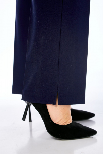 Классические синие брюки с заутюженными стрелками Элль-стиль 2002/6 темно-синий - фото 5