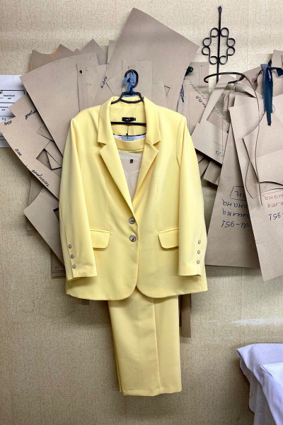 Брюки, жакет, топ LadisLine 1331 желтый - фото 5