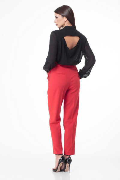 Демисезонные красные брюки зауженные с складками и карманами DNM 028 красный - фото 3