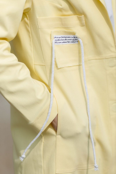 Плащ-жакет из джинсовой ткани с нашивками и карманами YFS 6702 лимонный - фото 5