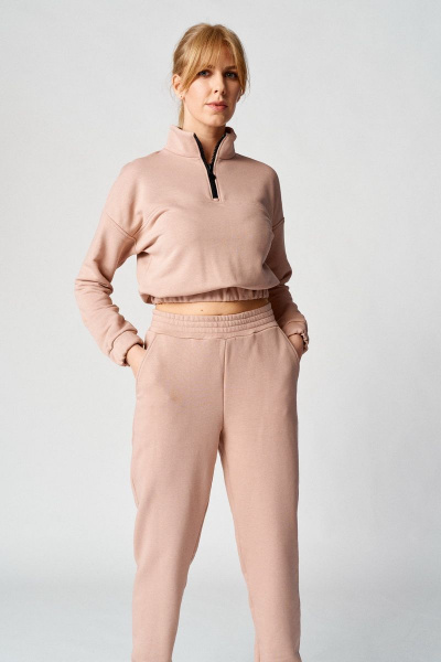 Розовый костюм из трикотажа: бомбер и брюки-бананы Almirastyle 109 пудра - фото 4