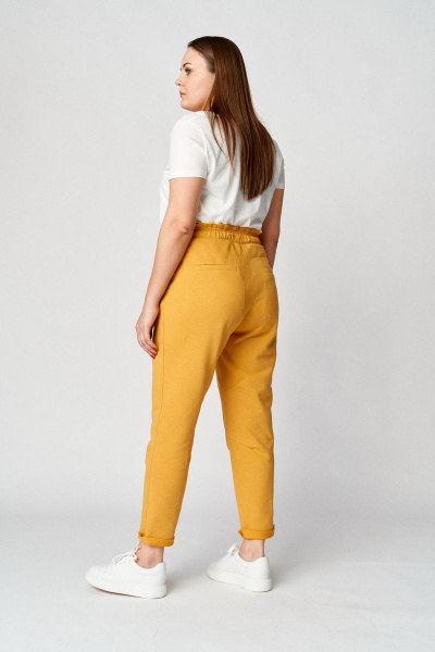 Демисезонные брюки из трикотажа и хлопка с резинкой Almirastyle 150 горчица - фото 5
