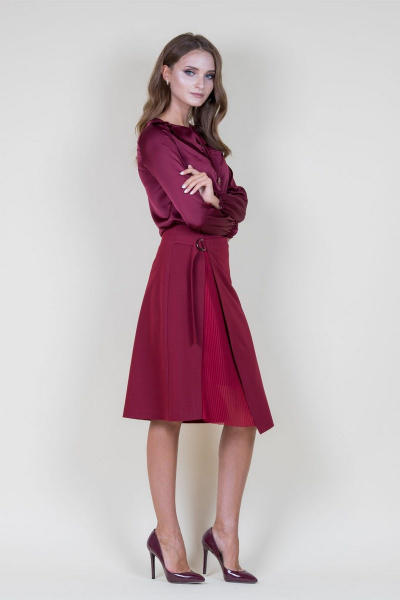 Юбка из вискозы с плиссе и поясом с металлической застежкой S. Veles 1-161 бордовый - фото 1