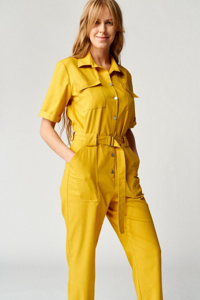 Желтый комбинезон из текстиля с накладными карманами Almirastyle 153 горчица - фото 4