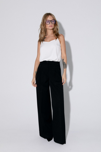 Костюм-двойка жакет и брюки палаццо из фактурной ткани PiRS 5410 молочный+черный - фото 2