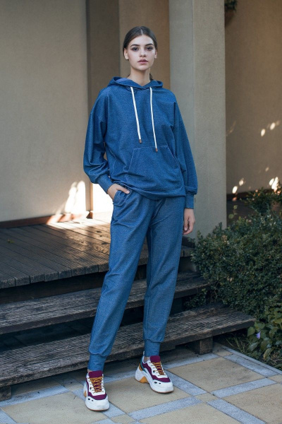 Джемпер с капюшоном, с карманом и длинными рукавами Alena Goretskaya A1650/9 - фото 1