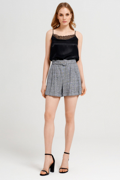 Стильные летние серые шорты из вискозы с ремнем и защипами Панда 32860z черно-белый - фото 1