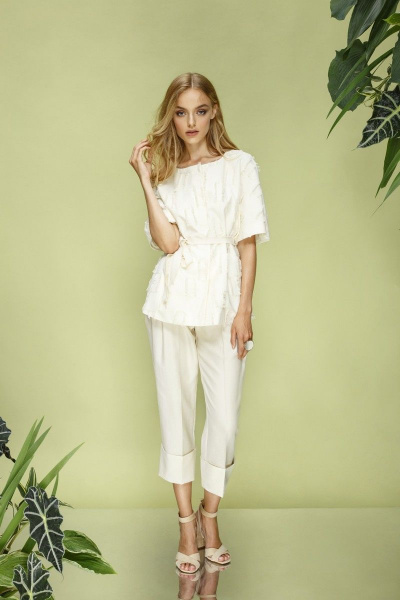 Белый деловой жакет из текстиля с плечевыми накладками Alena Goretskaya А732/4 - фото 1