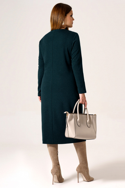 Деловое платье из трикотажа с асимметричным вырезом и складками Панда 22180z темно-зеленый - фото 2