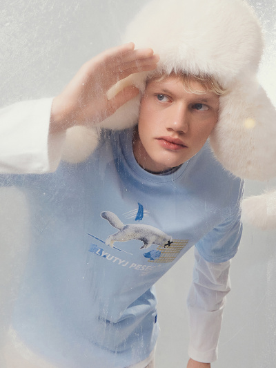 Футболка Mark Formelle 111900/24-3973П-0 воздушный_голубой_печать_2_сл_на_пол_Д - фото 3