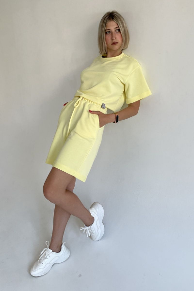 Летний костюм из трикотажа и хлопка с шортами Faldas ФС-20.164 жёлтый - фото 2
