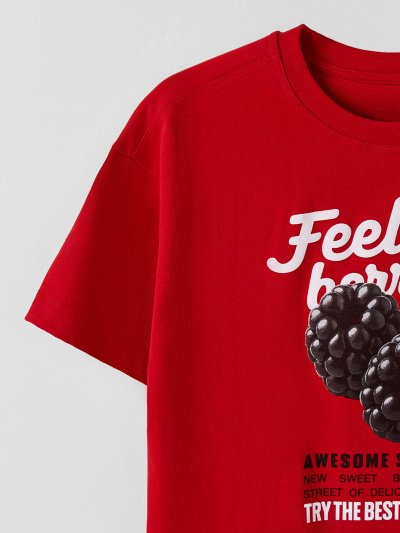 Футболка Mark Formelle 117924/25-41597П-0 спелая_вишня_печать_3_сл_на_пол - фото 3