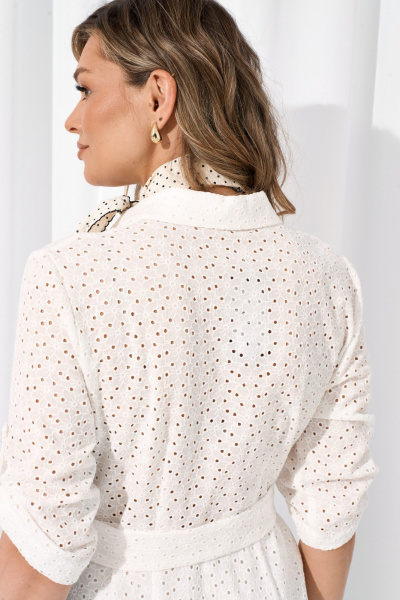 Платье из хлопка с кокетками и карманами AMUARt 1010-1 белый - фото 10