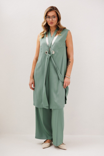 Зеленый укороченный костюм с жилетом и брюками Fantazia Mod 4787 - фото 8