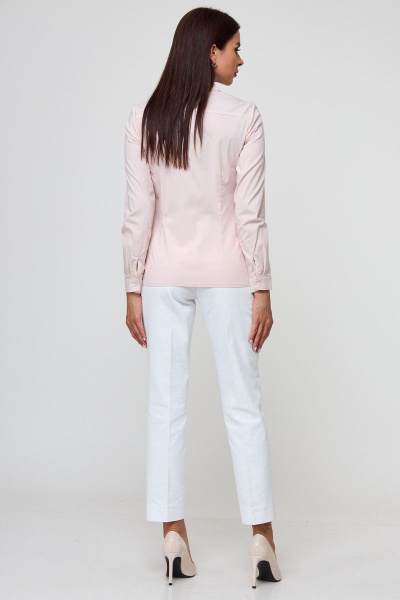 Блуза классического кроя с нагрудными вытачками и съемной брошью Anelli 530 пудра - фото 6