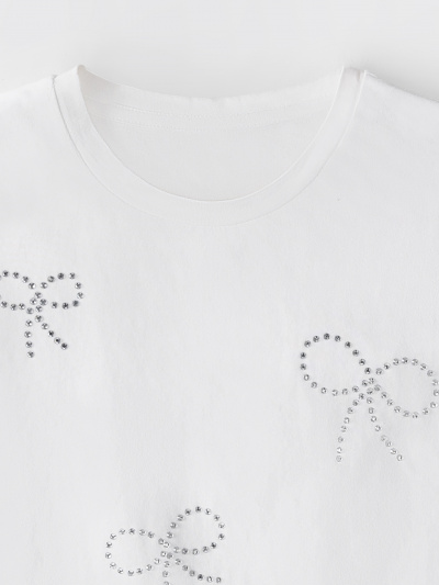 Футболка Mark Formelle 117950/25-41078П-0-3 белый_печать_1сл_аппликация_из_страз_полочка - фото 3