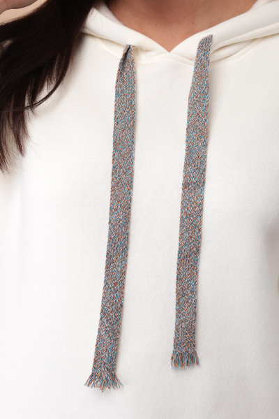 Спортивная туника с капюшоном из трикотажа с нашивкой Линия Л Б-1821 молоко - фото 4