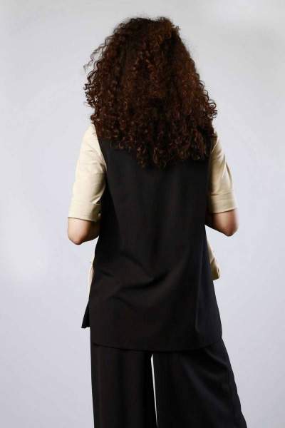 Черный жилет из текстиля с V-образным вырезом и разрезами Femme & Devur 70685 1.3F(170) - фото 3