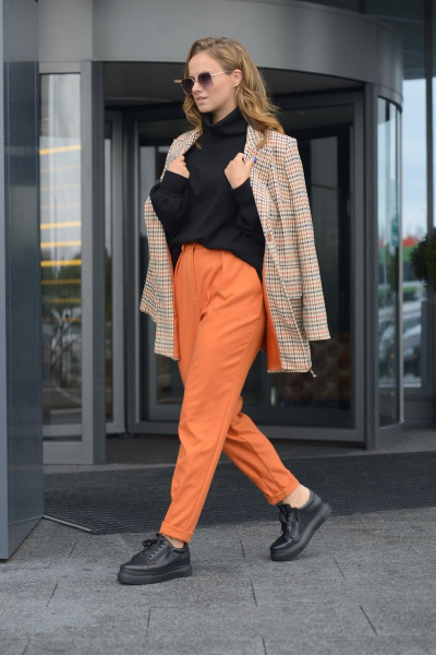 Зауженные брюки из текстиля с боковыми карманами и разрезами Anna Majewska 1494 - фото 2