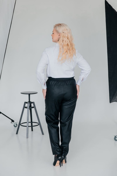 Брюки из эко кожи зауженный фасон с поясом ASV 2435 черный - фото 5