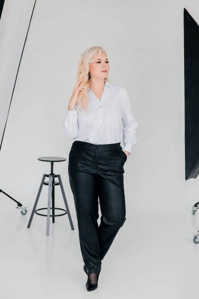 Брюки из эко кожи зауженный фасон с поясом ASV 2435 черный - фото 2