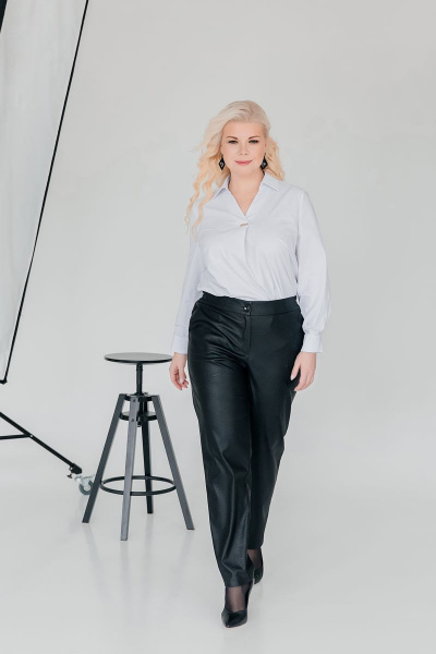 Брюки из эко кожи зауженный фасон с поясом ASV 2435 черный - фото 1