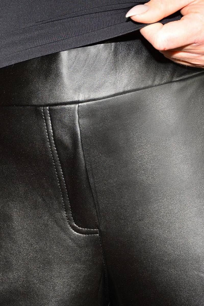 Брюки из экокожи с высоким поясом и зауженным к низу кройом Needle 458/5 - фото 5