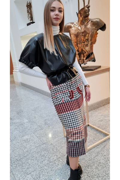 Черный жилет- топ из эко-кожи с драпировкой и асимметричным кроем Shymoda 275-21 - фото 2