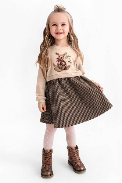 Платье комфортного силуэта из трикотажа с принтом и изображением Bell Bimbo 212014 бежевый - фото 1