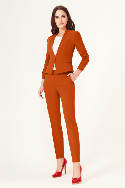 Деловой укороченный красный костюм с жакетом и брюками Панда 50420z терракотовый - фото 1