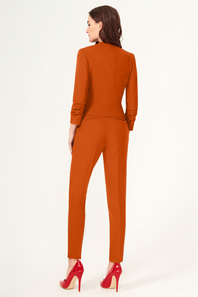 Деловой укороченный красный костюм с жакетом и брюками Панда 50420z терракотовый - фото 2