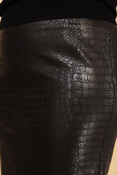 Классическая юбка из экокожи с прорезными карманами Klever 262 рептилия - фото 12