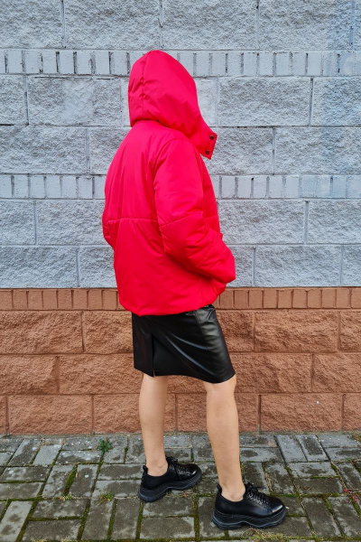 Демисезонная утепленная куртка с капюшоном и карманами Shymoda 295-21 красный - фото 2