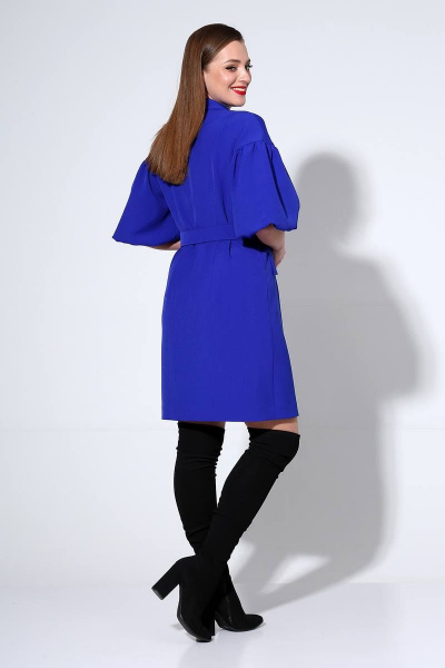 Демисезонное приталенное платье из текстиля с поясом Liona Style 814 василек - фото 2