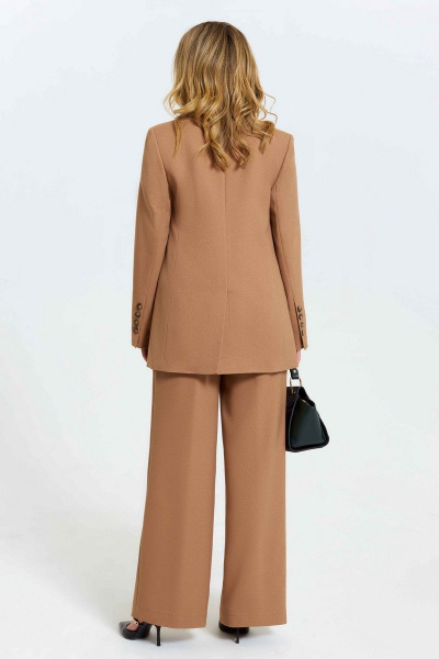 Двойка из жакета и брюк из текстиля с высокой посадкой TEZA 2953 кэмел - фото 3