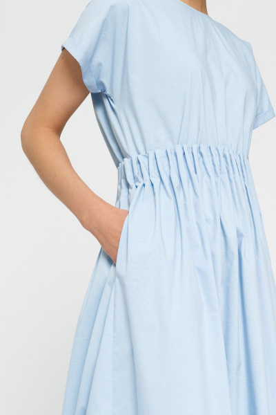 Платье голубое летнее прилегающее из трикотажа с объемными складками BURVIN 7934-81 - фото 3