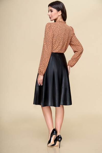 Блуза из текстиля с длинными рукавами и классическим фасоном DaLi 2583 коричневый-горохи - фото 4