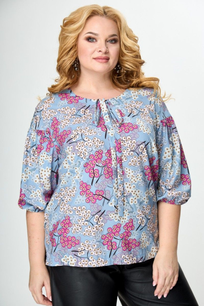Блуза приталенная с воротом и асимметричным низом Anelli 831 голубой+ягоды - фото 1