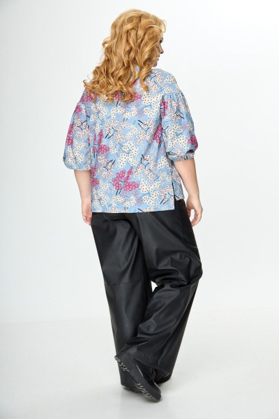 Блуза приталенная с воротом и асимметричным низом Anelli 831 голубой+ягоды - фото 4