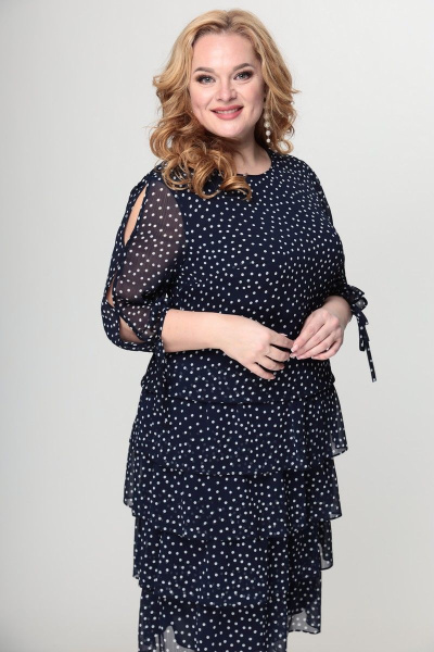 Платье из шифона с воланами и завязками в демисезон Кэтисбел 1503 синий_фон-мелкий_горох - фото 4