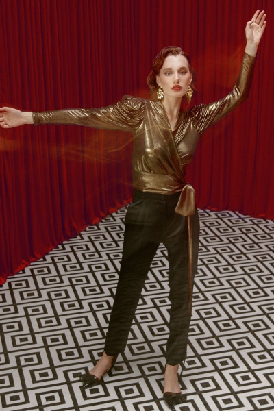 Классические брюки из ткани с талевыми вытачками Alena Goretskaya A1330/6 - фото 1