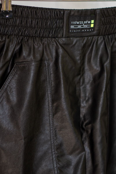 Черные кожаные шорты с накладными карманами Luna 023/2 черный - фото 6