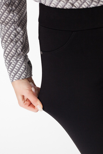 Брюки трикотажные с имитацией застежки и карманами Femme & Devur 1458 1.3F(170) - фото 6