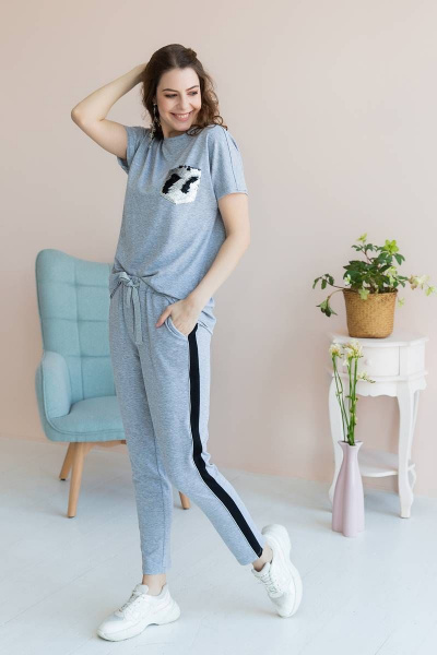 Демисезонный костюм из вискозы с футболкой и брюками ASV 1982 серый - фото 6